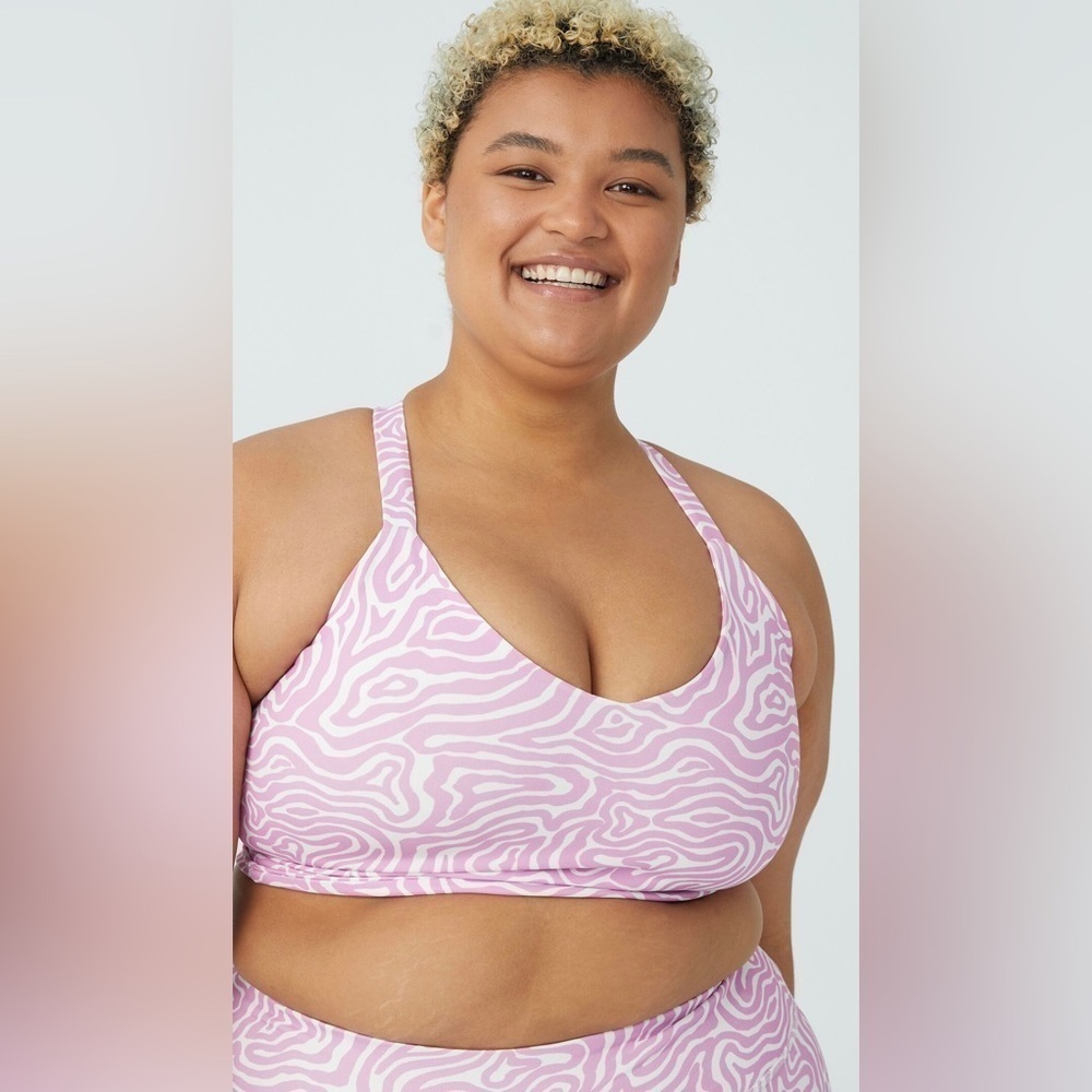 Curve Active Summer Vestlette Size 18